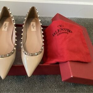 Valentino Garavani Rockstud ballerina in patent leather